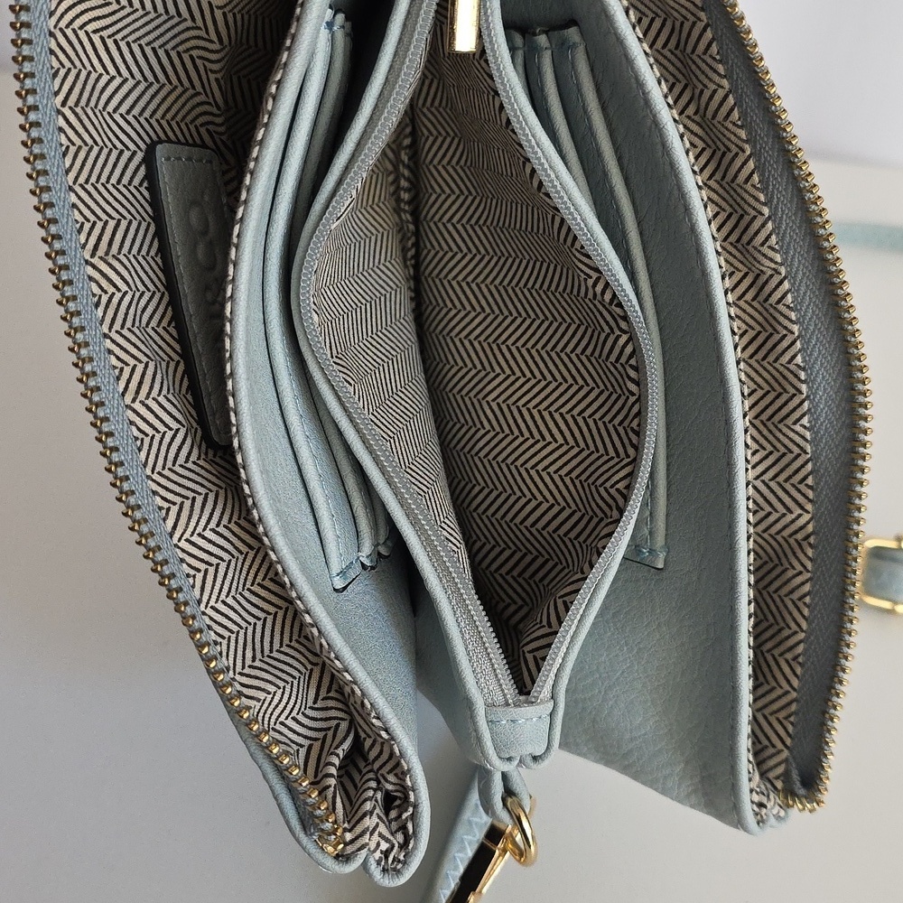 Jen & Co Blue With Gold Hardware Crossbody Bag.  Adjustable Strap - Picture 9 of 16